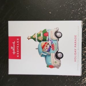 2022 Hallmark Keepsake Ornament  Holiday Parade 4th is series Snowman Truck